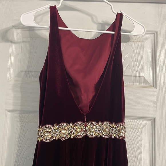 Classy Red Velvet Dress - Picture 4 of 4